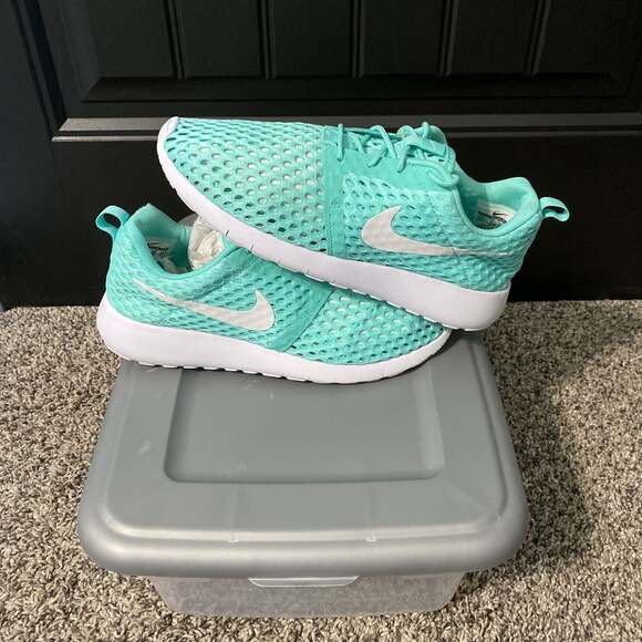 Nike Roshe One Flight Weight Hyper Turquoise Womens Running Shoes - Picture 1 of 5